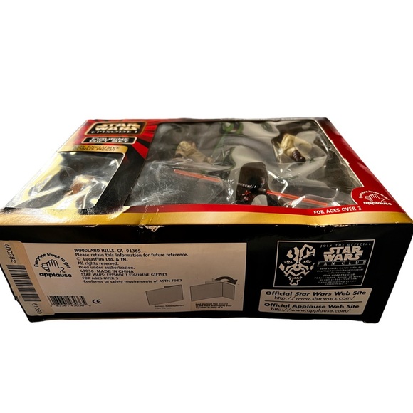 NIB, Star Wars Episode 1, Figurine Gift Set. Includes Theed Hangar Background. - Picture 2 of 9
